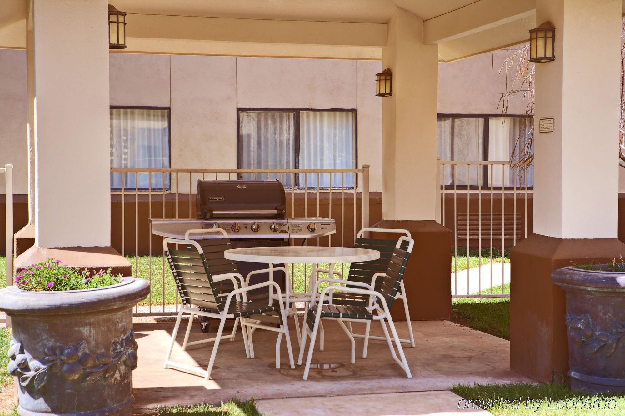 Staybridge Suites Lubbock-University Area By Ihg Bagian luar foto