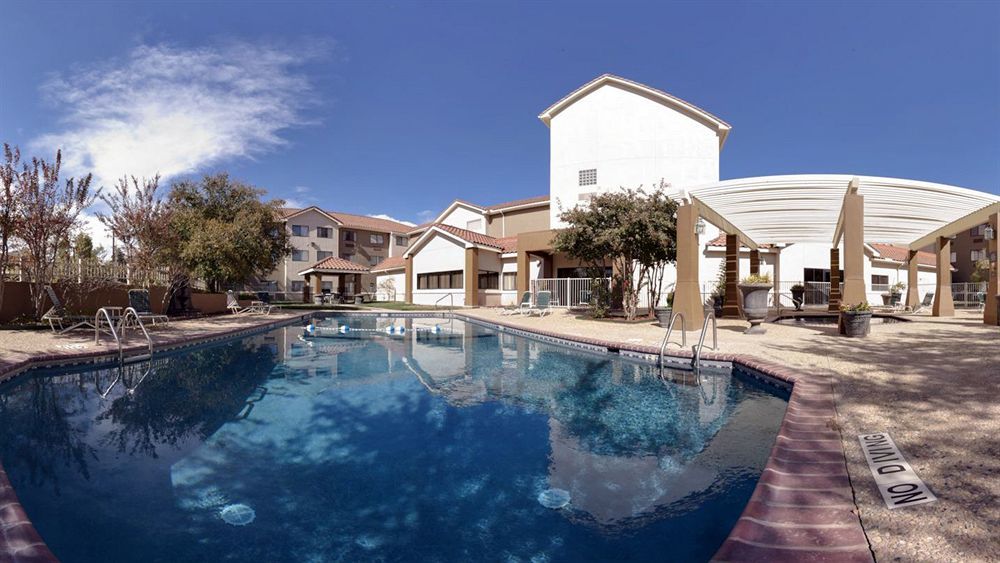 Staybridge Suites Lubbock-University Area By Ihg Bagian luar foto