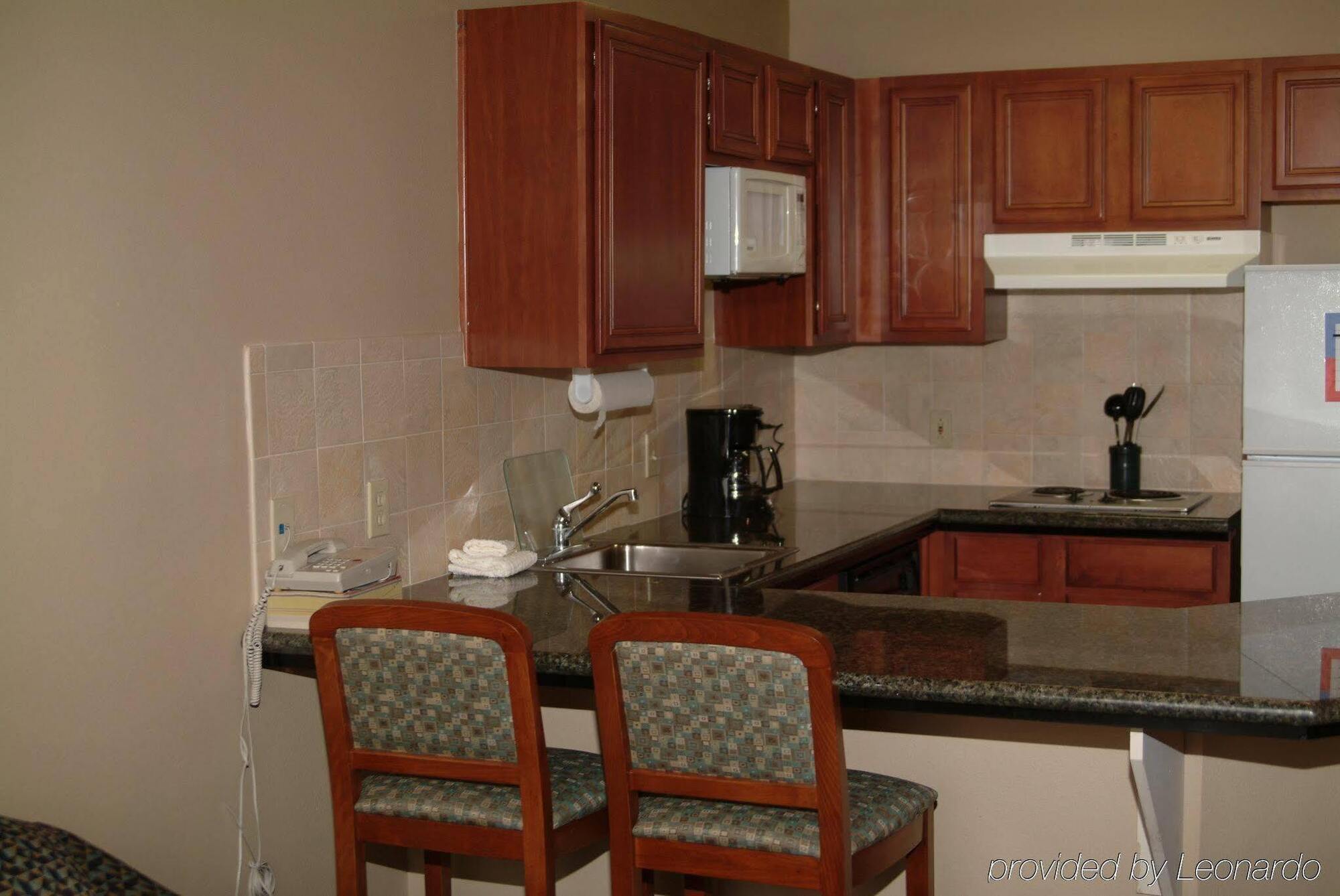 Staybridge Suites Lubbock-University Area By Ihg Bagian luar foto
